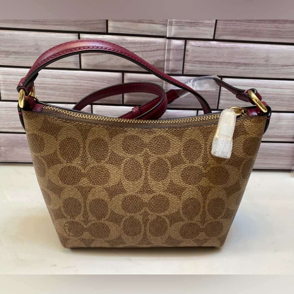 Coach 🩷Zip Top Crossbody Bag In Signature Canvas With Horse & Carriage Print NWT - Picture 5 of 10